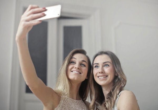 Frasi Per Selfie Su Instagram Le 100 Più Belle Originali E