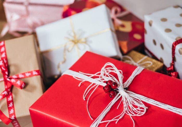 Frasi per Accompagnare un Regalo di Natale