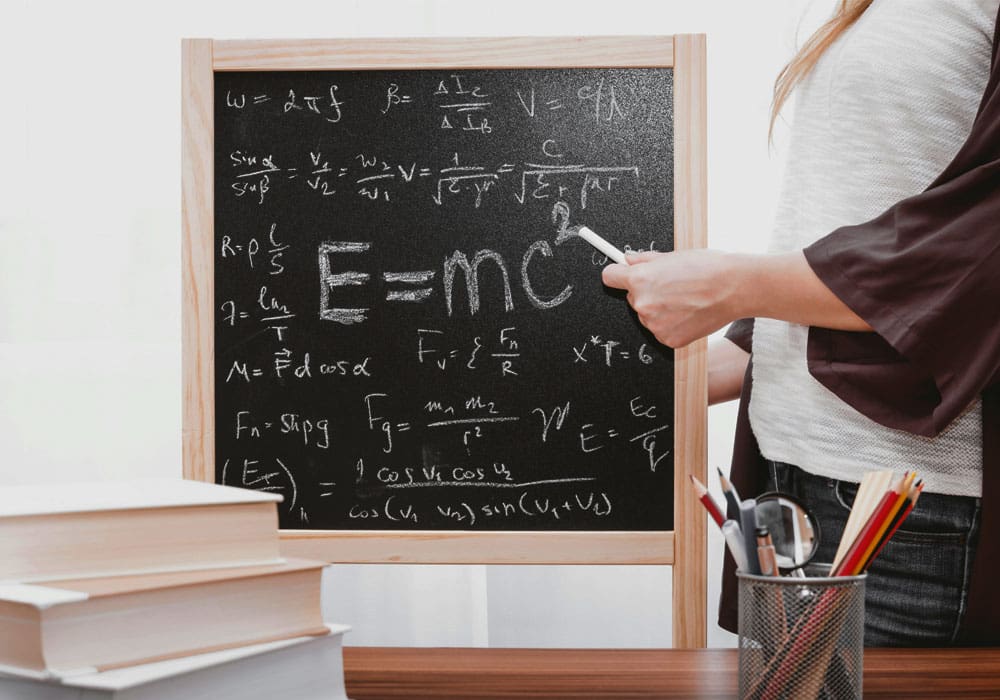 Auguri per il Diploma di Terza Media: le 25 frasi più belle